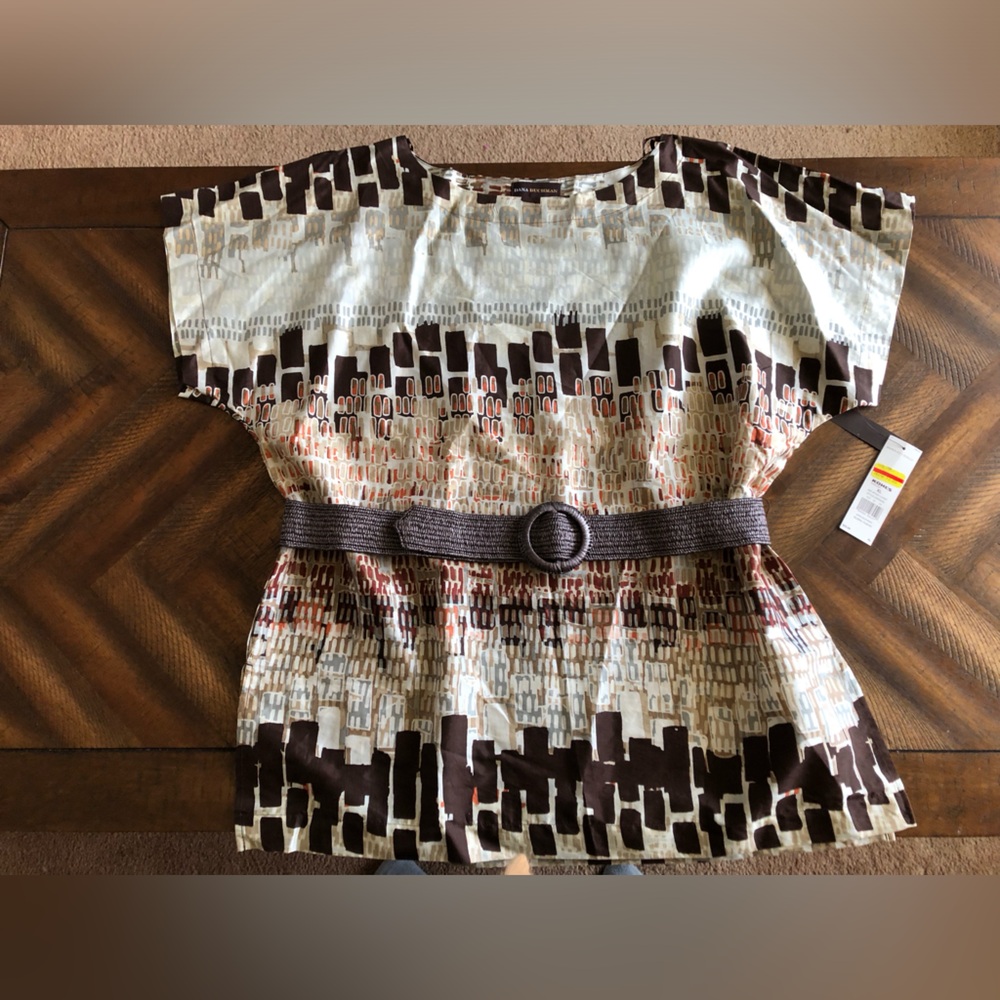 NWT Dana Buchman belted cap sleeve tunic. Size XL.Multicolored brown/beige tones